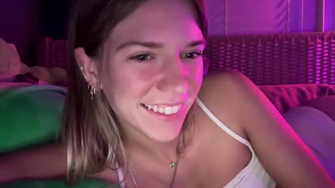 Snapshot of oliviahansleyy chatting on 01.28.25 Olivia online show from 01.28.25