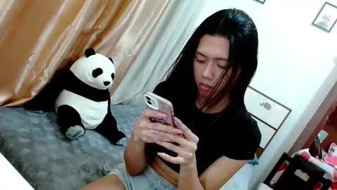 Snapshot of oliviaknightx chatting on 02.22.26 oliviaknightx online show from 02.22.26