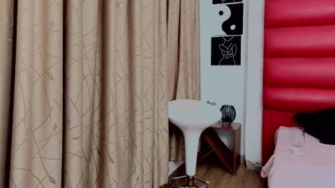 OliviaMonroe online show from 11.20.25