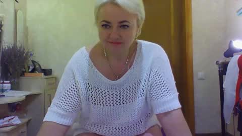 Snapshot of oliviaparadise chatting on 01.01.25 oliviaparadise online show from 01.01.25