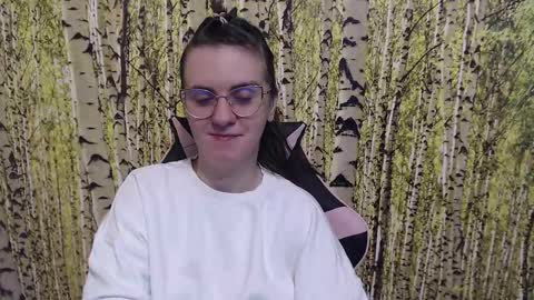 Snapshot of oliviasager chatting on 10.18.25 Mistress Olivia online show from 10.18.25