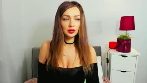 Snapshot of oliviawomen chatting on 12.04.24 OliviaWomen online show from 12.04.24