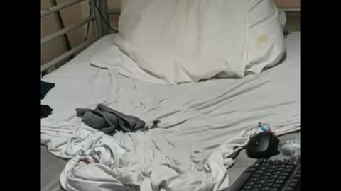 Snapshot of olivier_21 chatting on 01.05.26 olivier_21 online show from 01.05.26