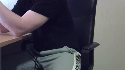 Snapshot of ollo2023 chatting on 03.07.25 Edwin online show from 03.07.25