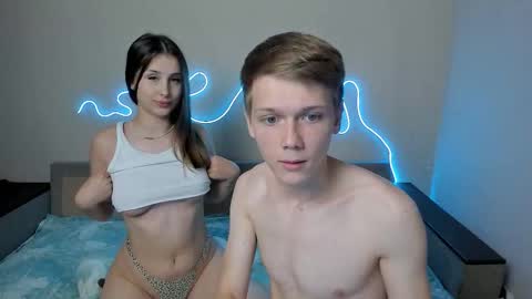 Snapshot of olvr_zoolander chatting on 10.04.25 Oliver and Mira online show from 10.04.25