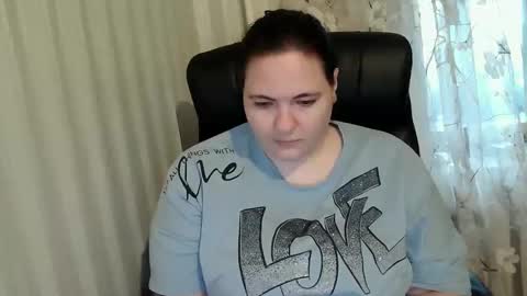 Snapshot of olyaandnetty chatting on 10.17.25 OlyaAndNetty online show from 10.17.25