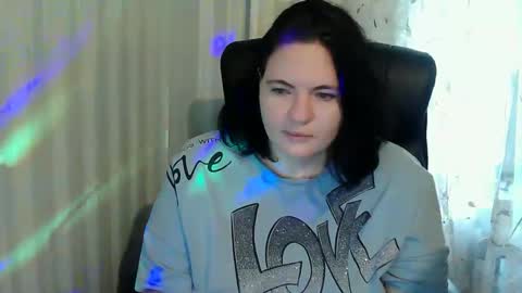 Snapshot of olyaandnetty chatting on 10.18.25 OlyaAndNetty online show from 10.18.25