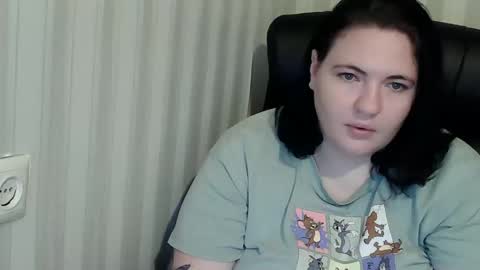 Snapshot of olyaandnetty chatting on 10.19.25 OlyaAndNetty online show from 10.19.25