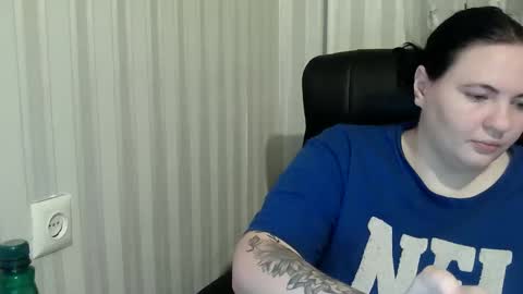 Snapshot of olyaandnetty chatting on 10.22.25 OlyaAndNetty online show from 10.22.25