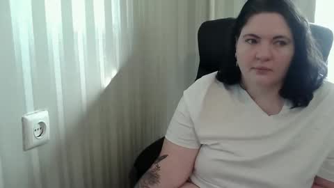 Snapshot of olyaandnetty chatting on 10.30.25 OlyaAndNetty online show from 10.30.25