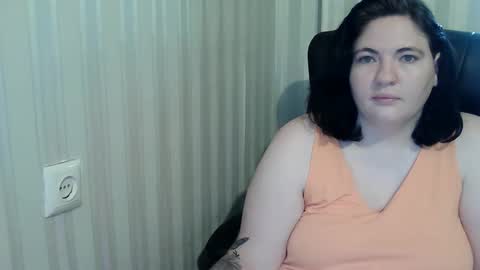 Snapshot of olyaandnetty chatting on 11.10.25 OlyaAndNetty online show from 11.10.25