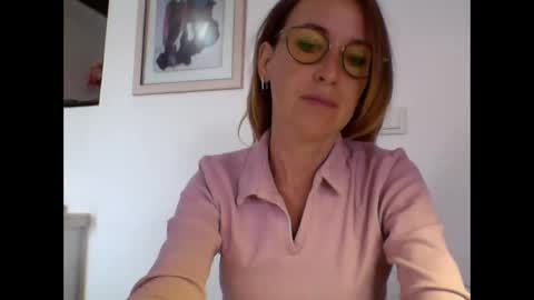 Snapshot of olyra11 chatting on 10.14.25 olyra11 online show from 10.14.25