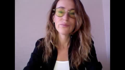 Snapshot of olyra11 chatting on 02.25.26 olyra11 online show from 02.25.26