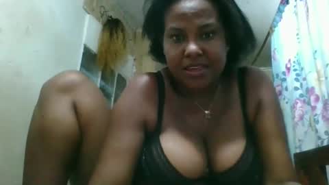 Snapshot of olyvienne90 chatting on 11.27.25 olyvienne90 online show from 11.27.25