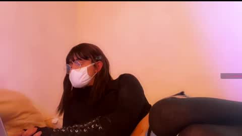 Snapshot of omgyesgurl chatting on 09.21.25 amy 3 online show from 09.21.25