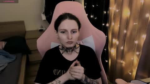 on_yxxx online show from 10.28.25