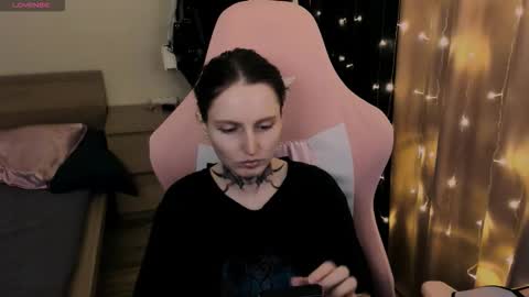 on_yxxx online show from 11.16.25