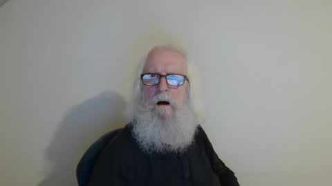 Snapshot of onanister chatting on 04.28.26 Somewhere over the rainbow online show from 04.28.26