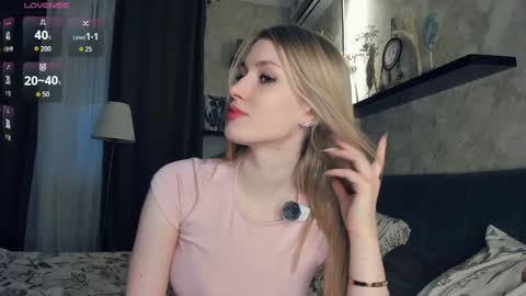 Snapshot of one_1ove chatting on 11.27.25 Ana online show from 11.27.25