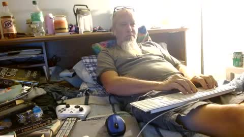 Snapshot of onemattu chatting on 09.26.25 Mattu online show from 09.26.25