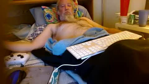 Snapshot of onemattu chatting on 12.16.25 Mattu online show from 12.16.25