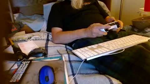 Snapshot of onemattu chatting on 12.20.25 Mattu online show from 12.20.25