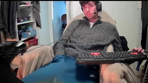 Snapshot of onesieboyx chatting on 02.18.25 onesieboyx online show from 02.18.25