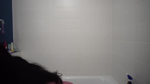 Cara Mella online show from 01.10.25