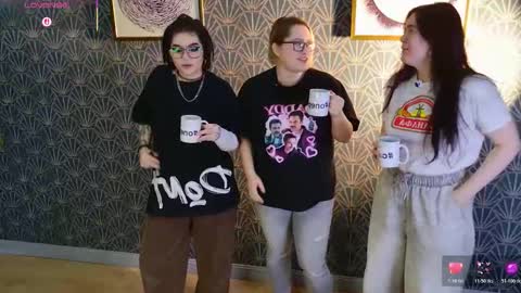 Snapshot of onlyadmi chatting on 11.30.25 online show from 11.30.25