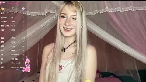 Snapshot of onlyeva1 chatting on 04.28.26 Eva online show from 04.28.26