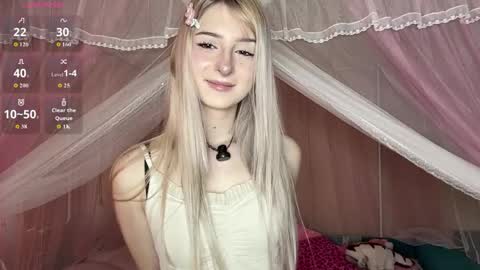 Snapshot of onlyeva1 chatting on 05.03.26 Eva online show from 05.03.26