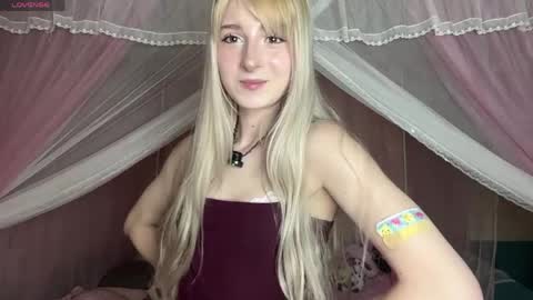 Snapshot of onlyeva1 chatting on 05.14.26 Eva online show from 05.14.26