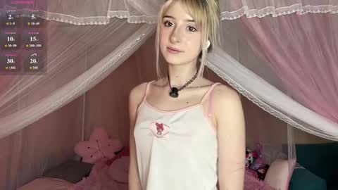 Snapshot of onlyeva1 chatting on 05.31.26 Eva online show from 05.31.26
