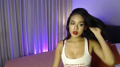Lily Peach  -   online show from 10.08.25