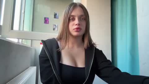 Mia online show from 07.12.26