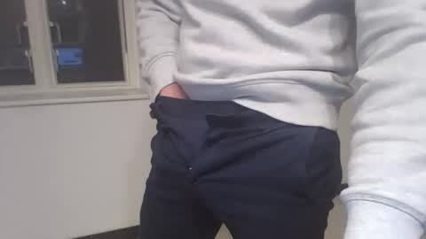 onurkneespls online show from 11.01.25