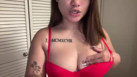 Miss Girly online show from 11.18.25