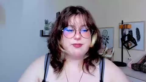 Snapshot of ophelialush chatting on 08.03.26 OpheliaLush online show from 08.03.26