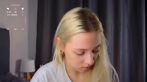 Snapshot of orasaro chatting on 09.17.25 Emma online show from 09.17.25