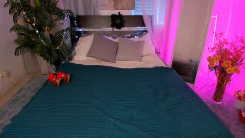 Snapshot of orfeya_one chatting on 01.01.25 Orfeya online show from 01.01.25