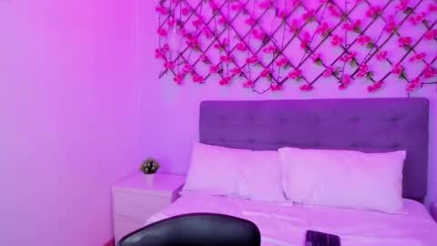 Miss Guzman  online show from 03.05.25