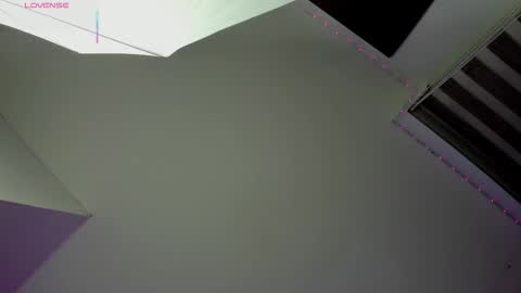 Snapshot of oriana_guzman chatting on 12.22.25 Miss Guzman online show from 12.22.25