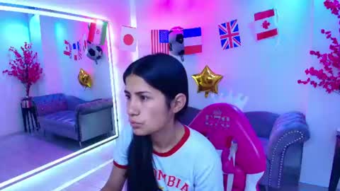 Snapshot of oriana_wood chatting on 07.16.26 Oriana online show from 07.16.26