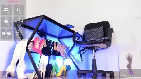 Snapshot of orianaflores chatting on 10.24.25 You can call me Sussana online show from 10.24.25