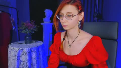 Orianna -  Hi Im into geek culture cosplay crafting LARP games. Shall we play DnD online show from 12.11.24