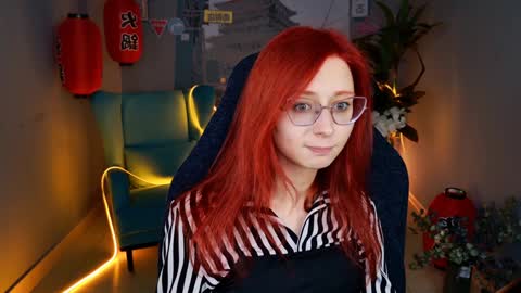 Orianna -  Hi Im into geek culture cosplay crafting LARP games. Shall we play DnD online show from 01.07.25