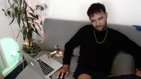Snapshot of orlando_horny chatting on 10.02.25 orlando_horny online show from 10.02.25