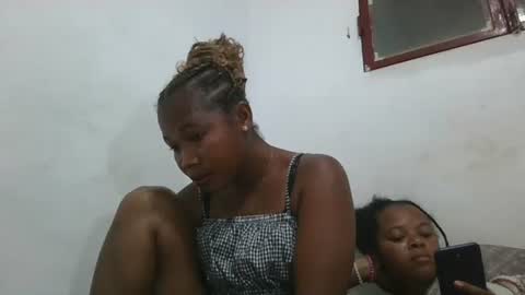 ornellahhh online show from 11.19.25