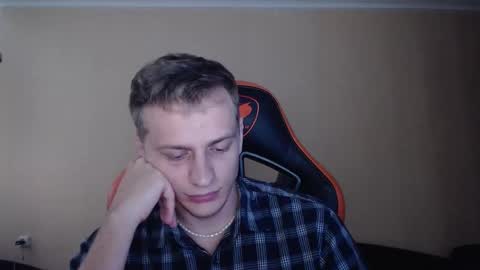 Snapshot of oscar_sssky chatting on 09.10.25 Oscar online show from 09.10.25