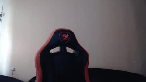 Snapshot of oscar_sssky chatting on 10.11.25 Oscar online show from 10.11.25